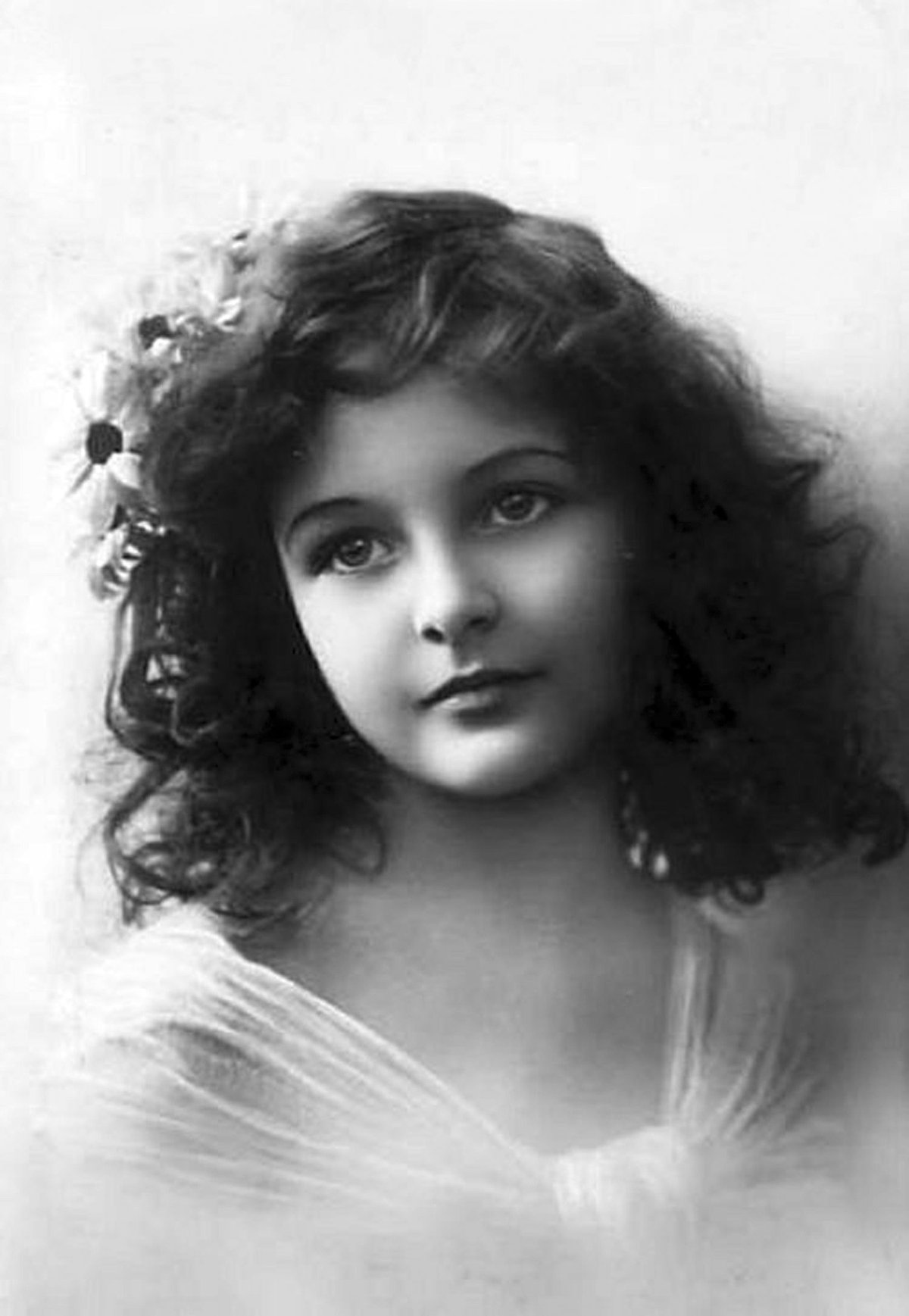 How Old Is Erwin Smith in Your Name Exactly?